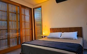 Casa Fiji - Suites Luxo - Praia de Itamambuca - Ao lado da praia